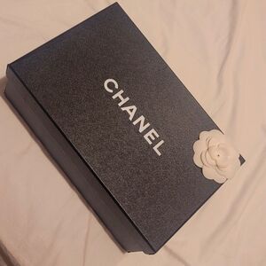 Chanel box